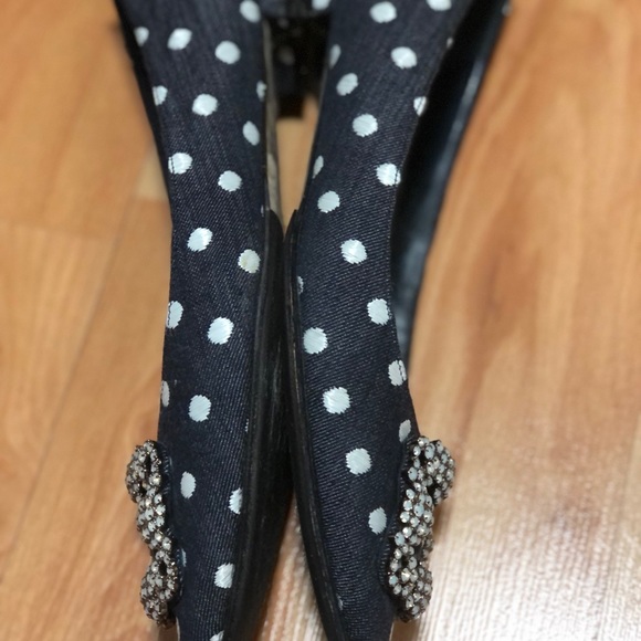 Manolo Blahnik flats. - Picture 4 of 7